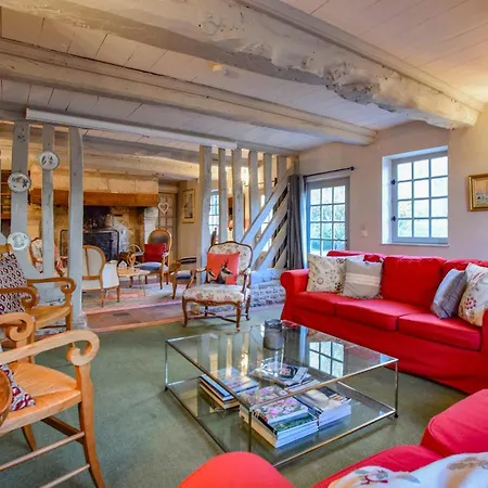 Superbe Batisse A Colombage