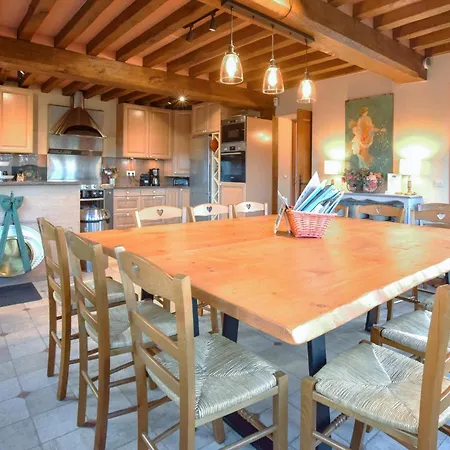 Superbe Batisse A Colombage *