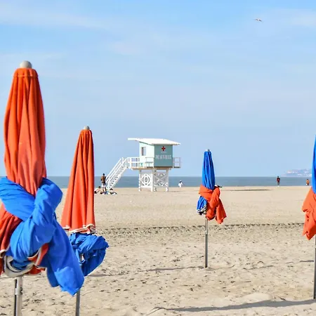 Superbe Batisse A Colombage Reux