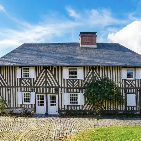 Superbe Batisse A Colombage * Reux