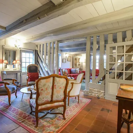 Superbe Batisse A Colombage *