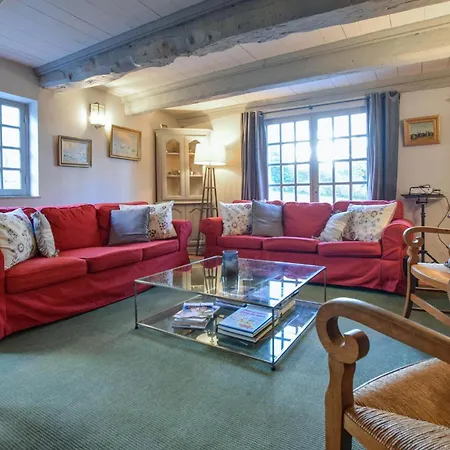 Superbe Batisse A Colombage Reux