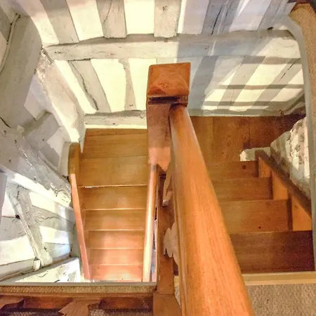 Superbe Batisse A Colombage