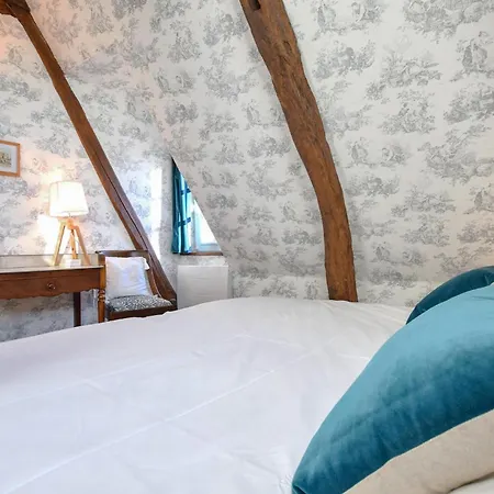 Superbe Batisse A Colombage * Reux