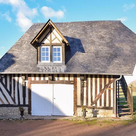 Superbe Batisse A Colombage Reux