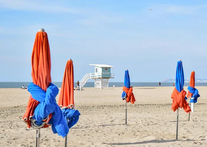 Superbe Batisse A Colombage Reux