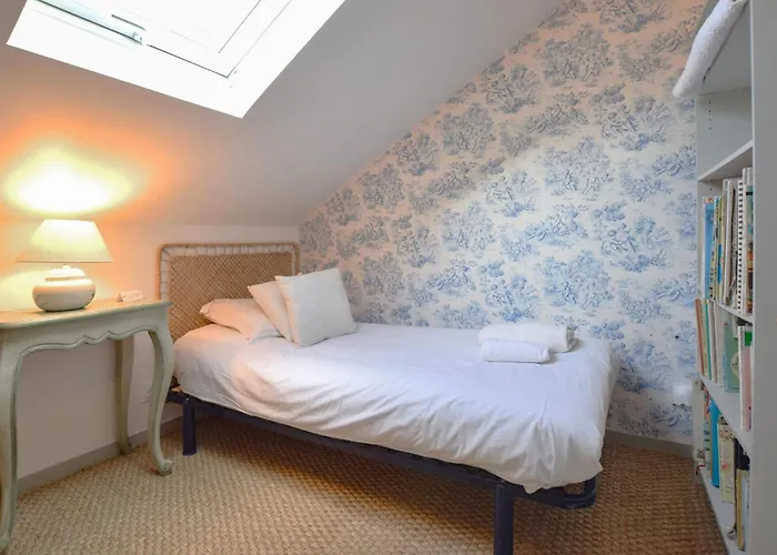 Superbe Batisse A Colombage Reux